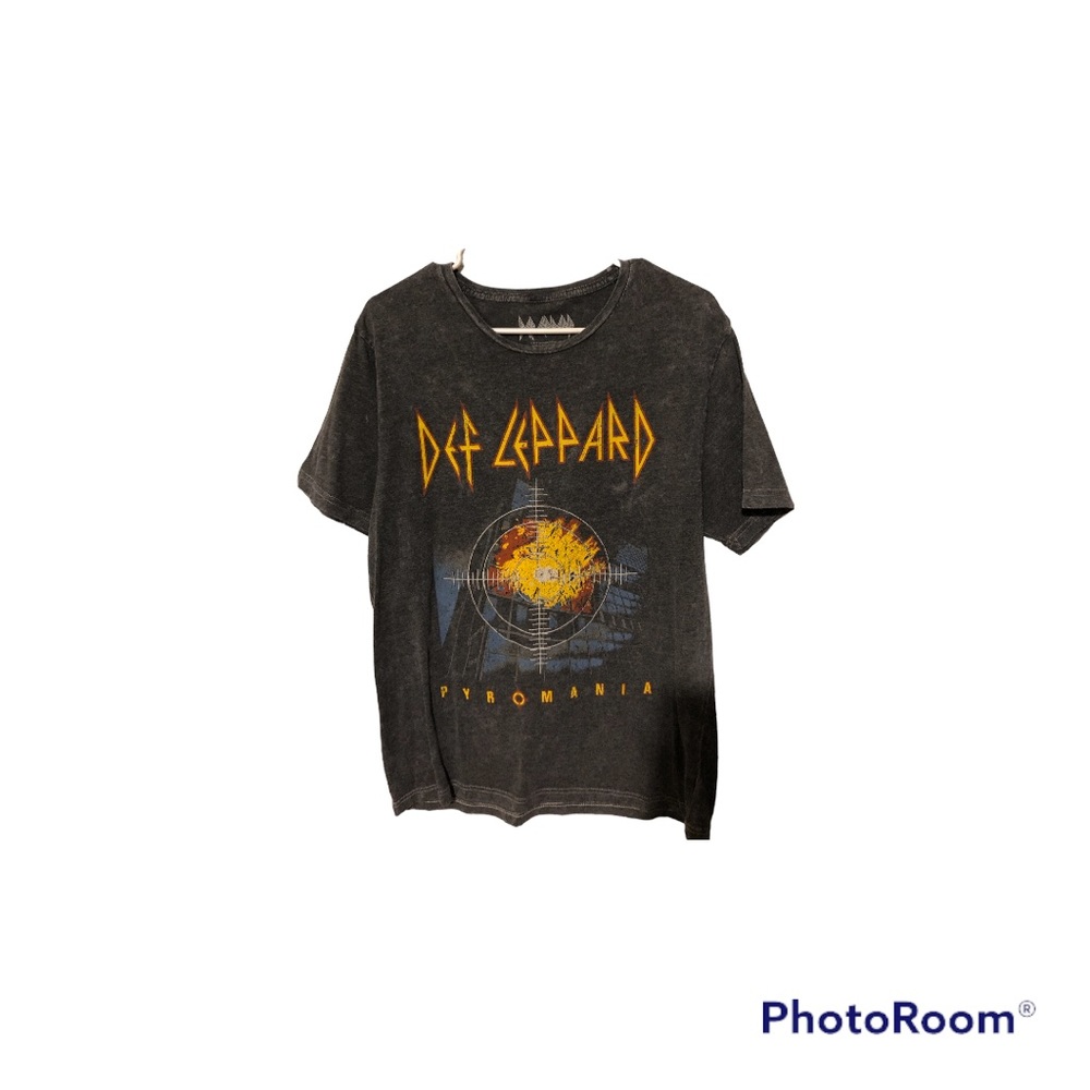 Def Leppard Band T-shirt